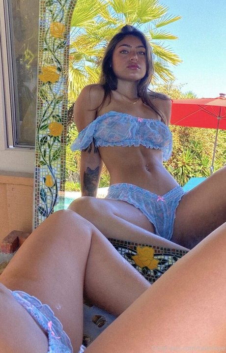 skyelia modèle exclusif archive