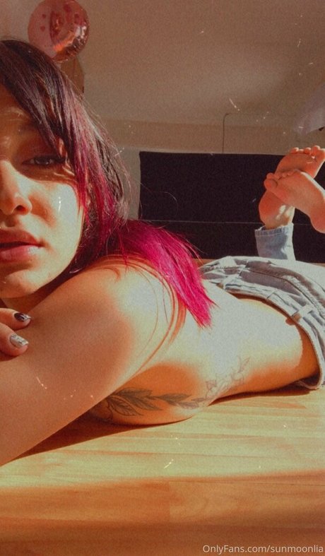 sunmoonlia actrice sexy galerie