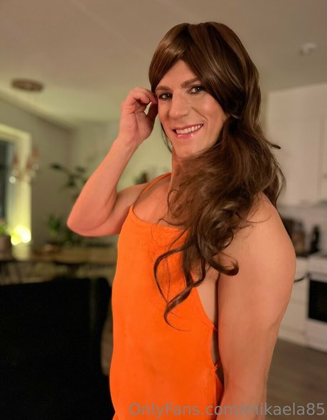 milf blonde uniquementfans jolie adulte photo