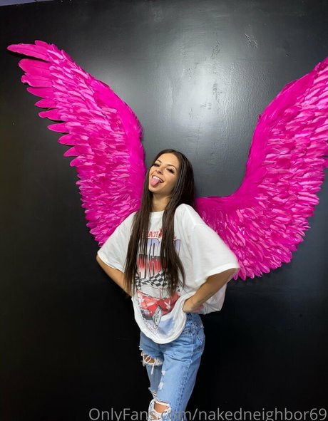 kendrathomas18 actrice chaude des photos