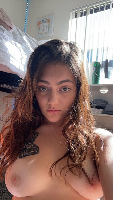 adolescente rousse onlyfans art sympa photo