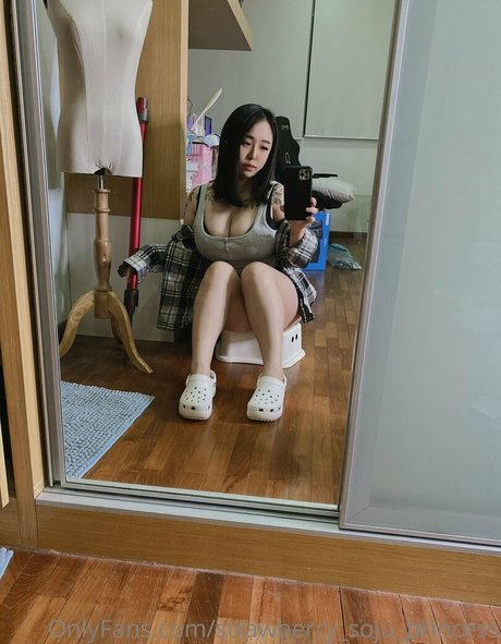 strawberry soju princess actrice chaude photos