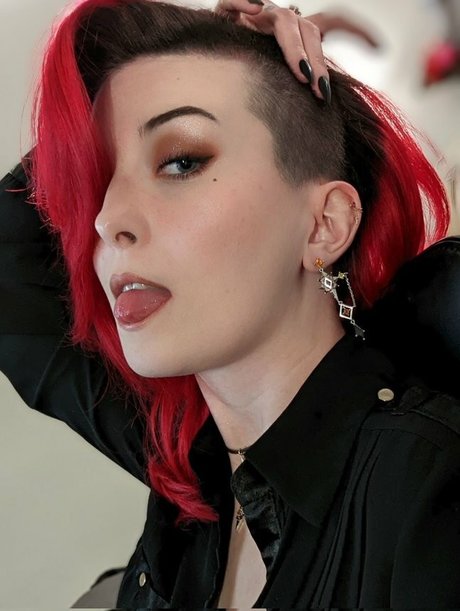 MajestyRedQueen art de star du porno galeries