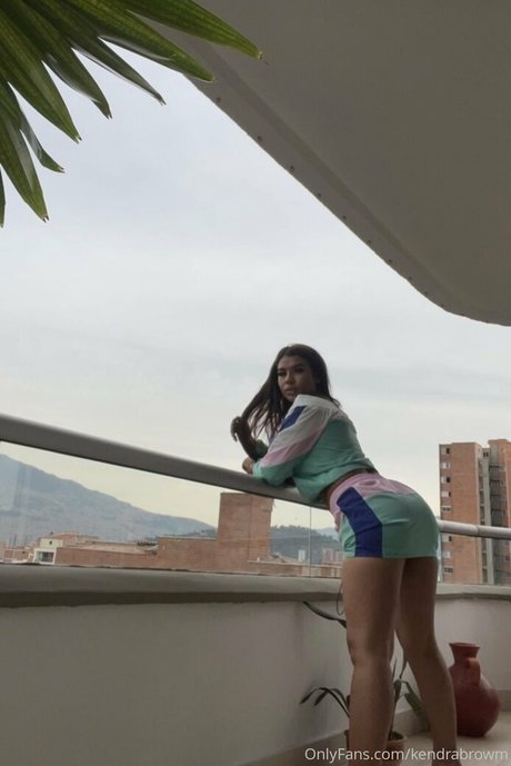 kendrabrowm étoile adulte galerie