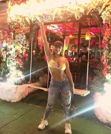 Geiciane Costa star du porno adulte image