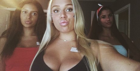 Alyssa K actrice de nus galerie