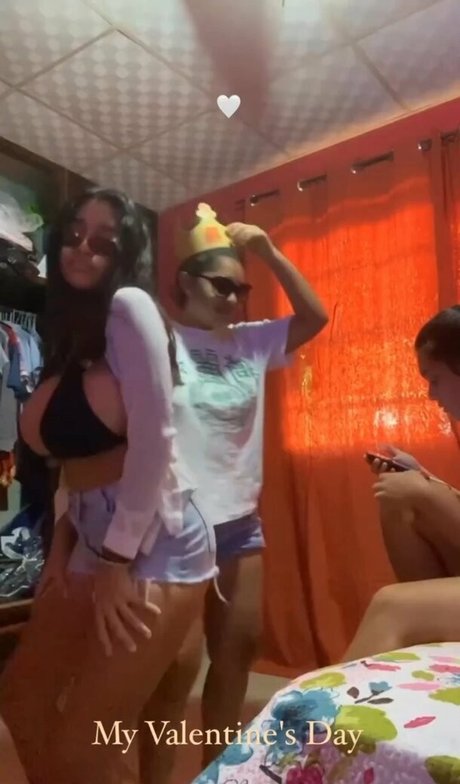 Itzel Lozano haut modèle galerie