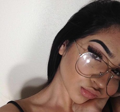 Genatg_ modèle chaud photos