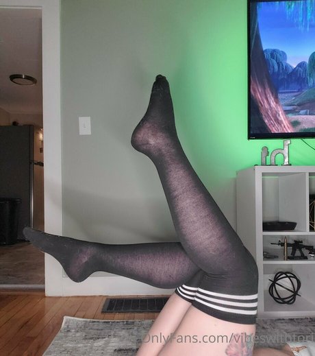 vibeswithtori étoile img