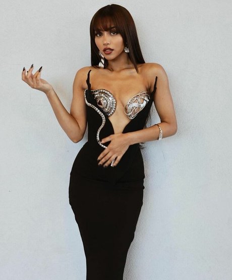 Maria Thattil étoile nue galerie