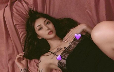 kiligkira actrice érotique image