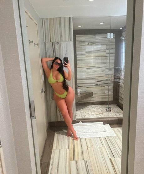 Danielle P actrice libre galeries