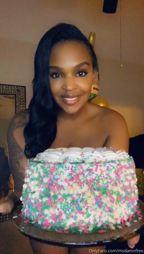 msdamnfree étoile nue collection