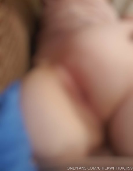 chickwithdick99 joli modèle photos