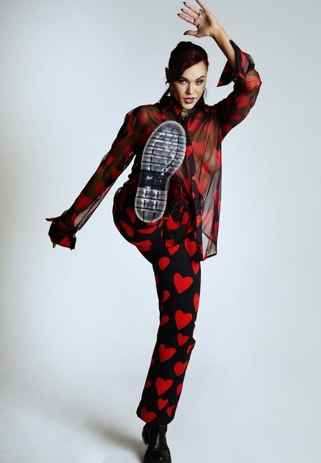 upsahl actrice de nus img