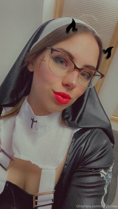 suzybloow nus de stars du porno img