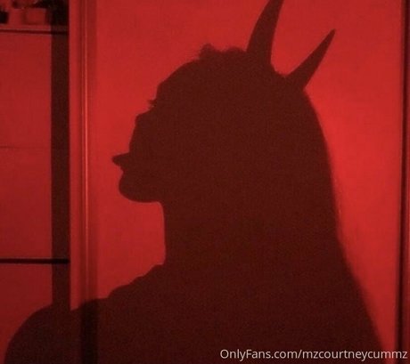 mzcourtneycummz étoile magnifique image