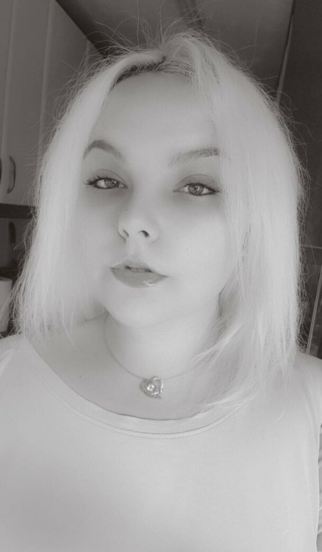 moniiquexxx jolie star du porno archive