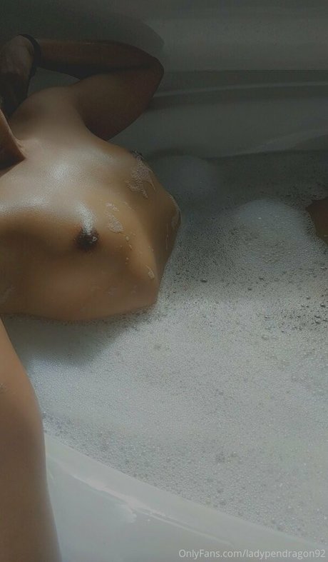 ladypendragon92 modèle nu photo