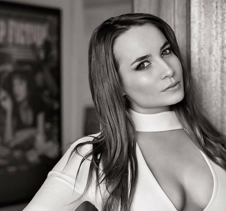 Katrina Maria belle star du porno img