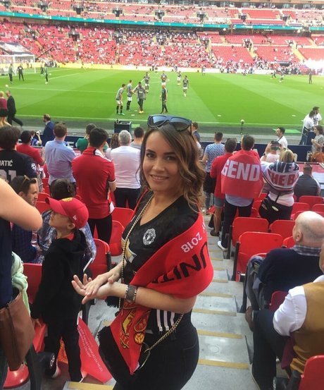 Katrina Maria haut étoile galerie