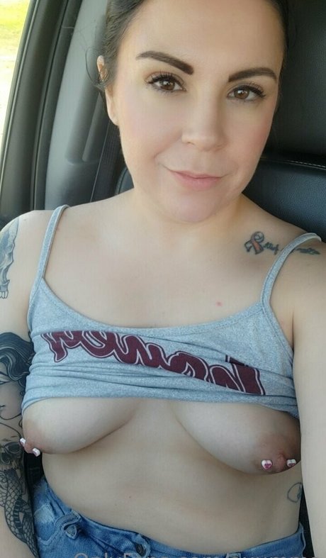 axumms modèle nu galeries