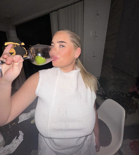 Anna K modèle pornographique galerie