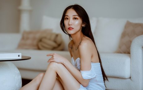 triciaisabirdy actrice sexy collection