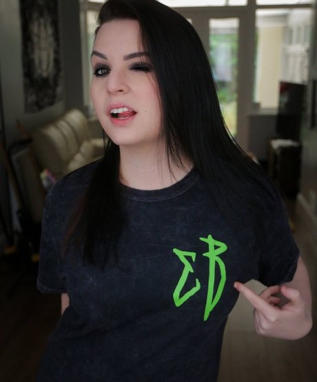 Emma Blackery star du porno chaude des photos