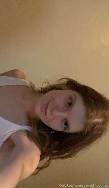 sexyredinbedfree modèles nus photo