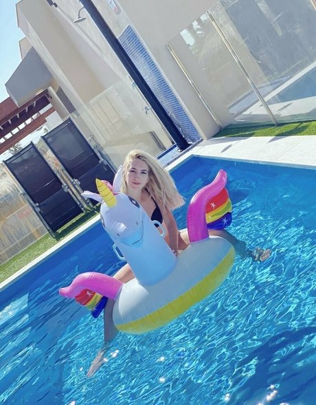 Annemanifique modèle pornographique image