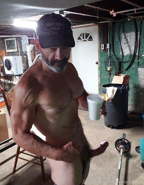 troymontana14 modèle érotique img