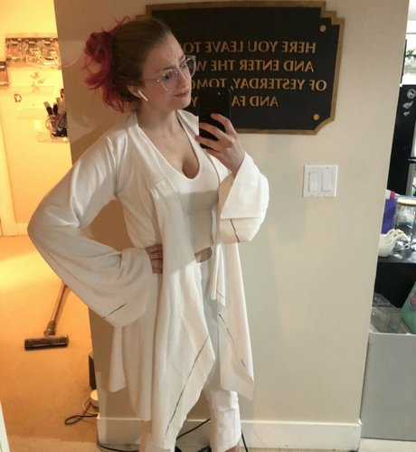 SuopOnTwitch art modèle photo