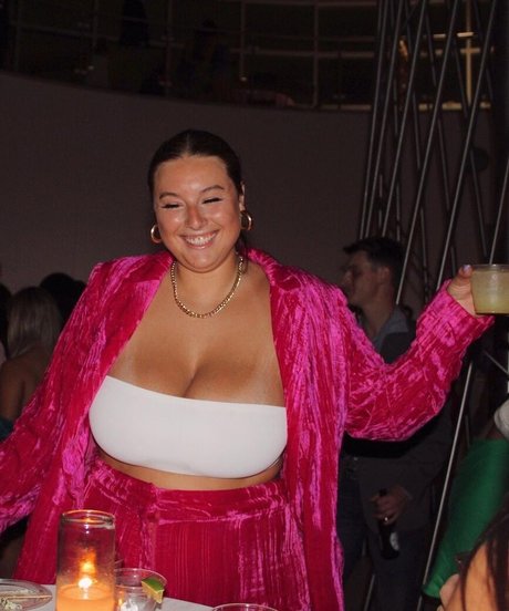 Erin Moore modèles nus photo