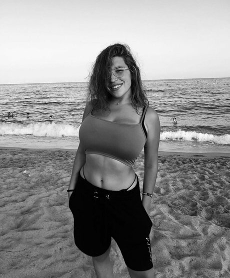 Anna Romero modèles nus galeries