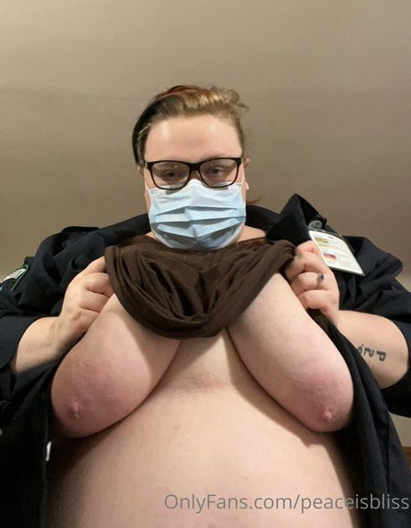 peaceisbliss actrice sexy galeries