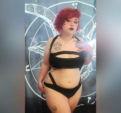 invictastyxx jolie star du porno photo