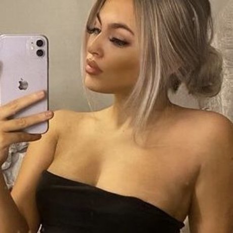 Cora Leilani étoile nue photo