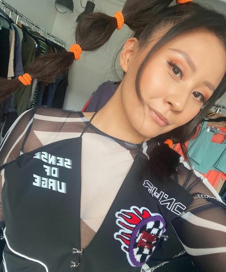 Yinsu Collins joli modèle des photos