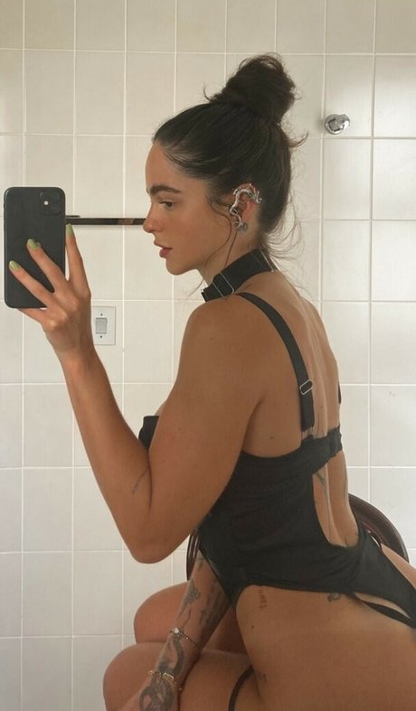 Manu Guglielmi nus star du porno img