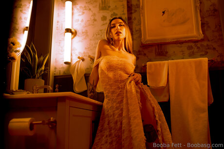 Boobasg actrice chaude photos