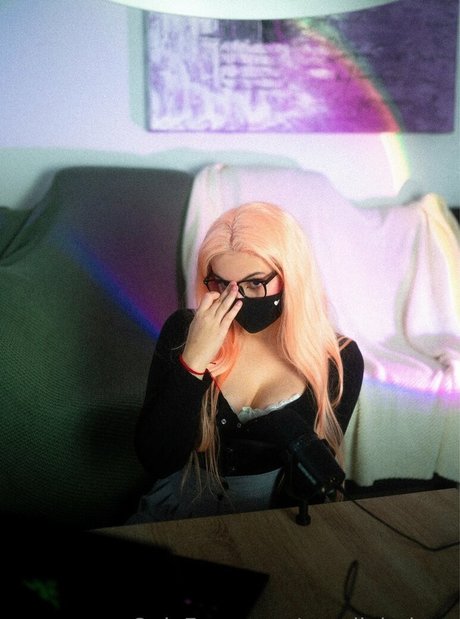 aureliabakerx modèles nus galerie