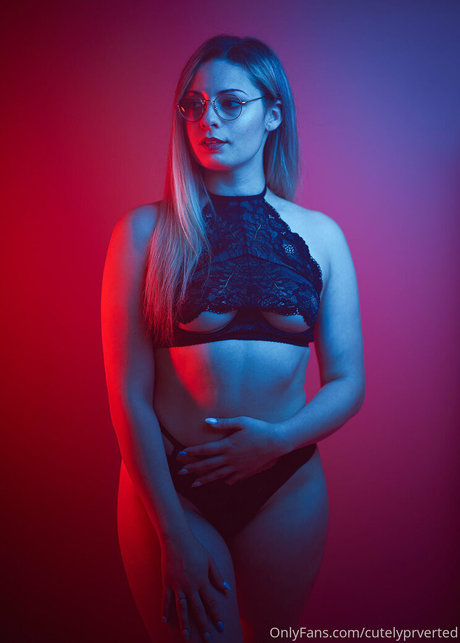 cutelyprverted modèle porno des photos