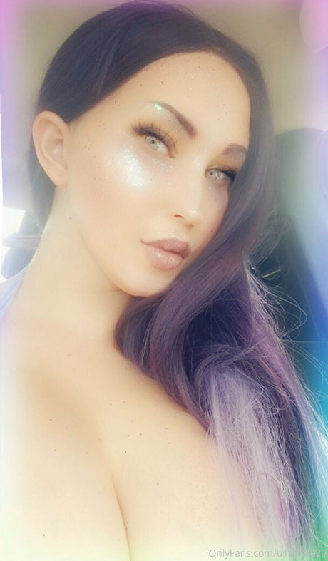 milahromanov modèle nu collection