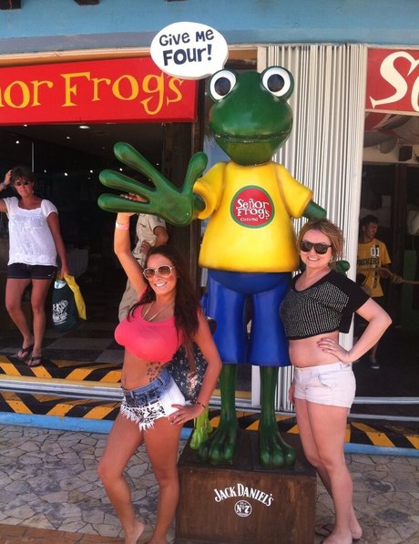 Emma Lynn Slavin mannequin images