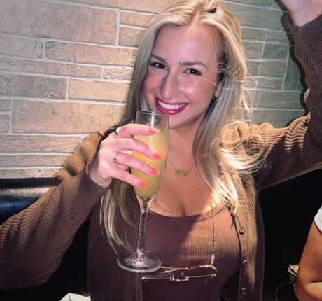 Taylor Z jolie star du porno img