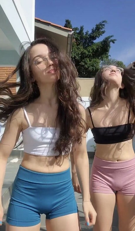 Mariagemeaoficial modèle érotique des photos