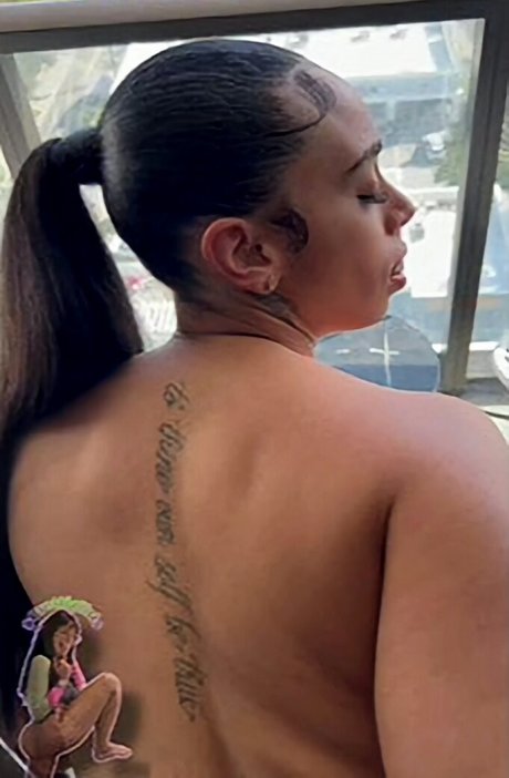 PrettiGiirls étoile de l'art des photos