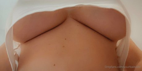 yourbadsister modèle parfait image