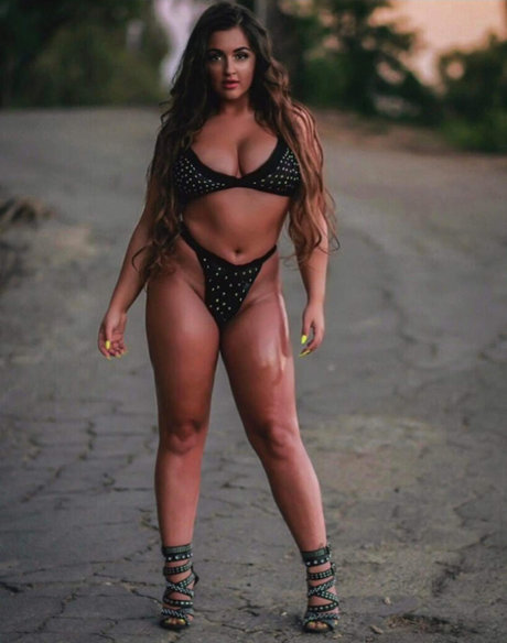 Nikiamarshalll actrice de nus galeries